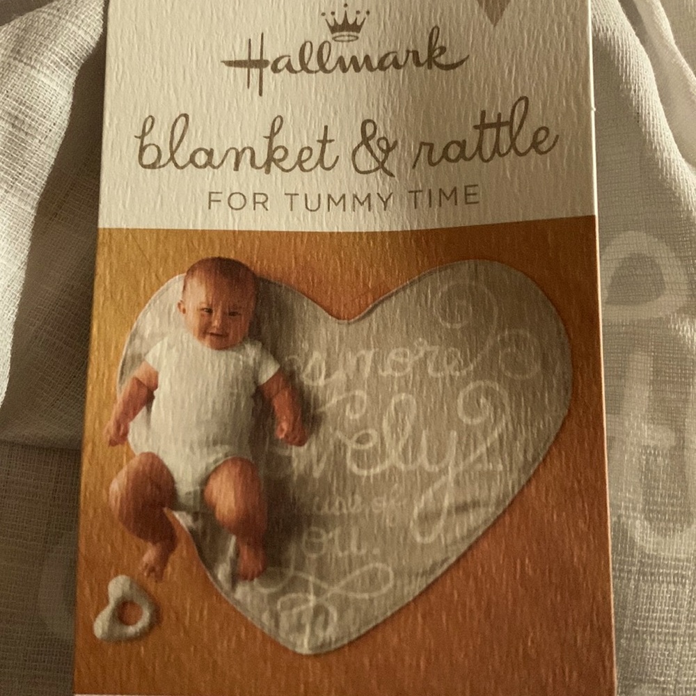💕Hallmark Heart shaped baby blanket and matching rattle for tummy time